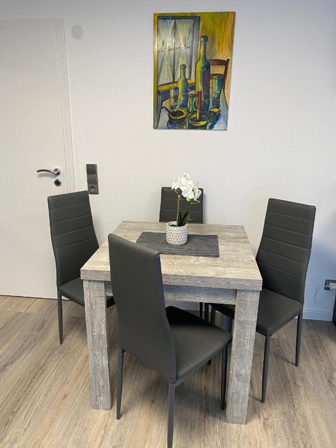 1,5 Zimmer Apartment In S-Bahn Naehe, 35 Qm, Max 4 Pers, Zentral, Private Terasse, Internet 250 Mbit Gaertringen Ngoại thất bức ảnh