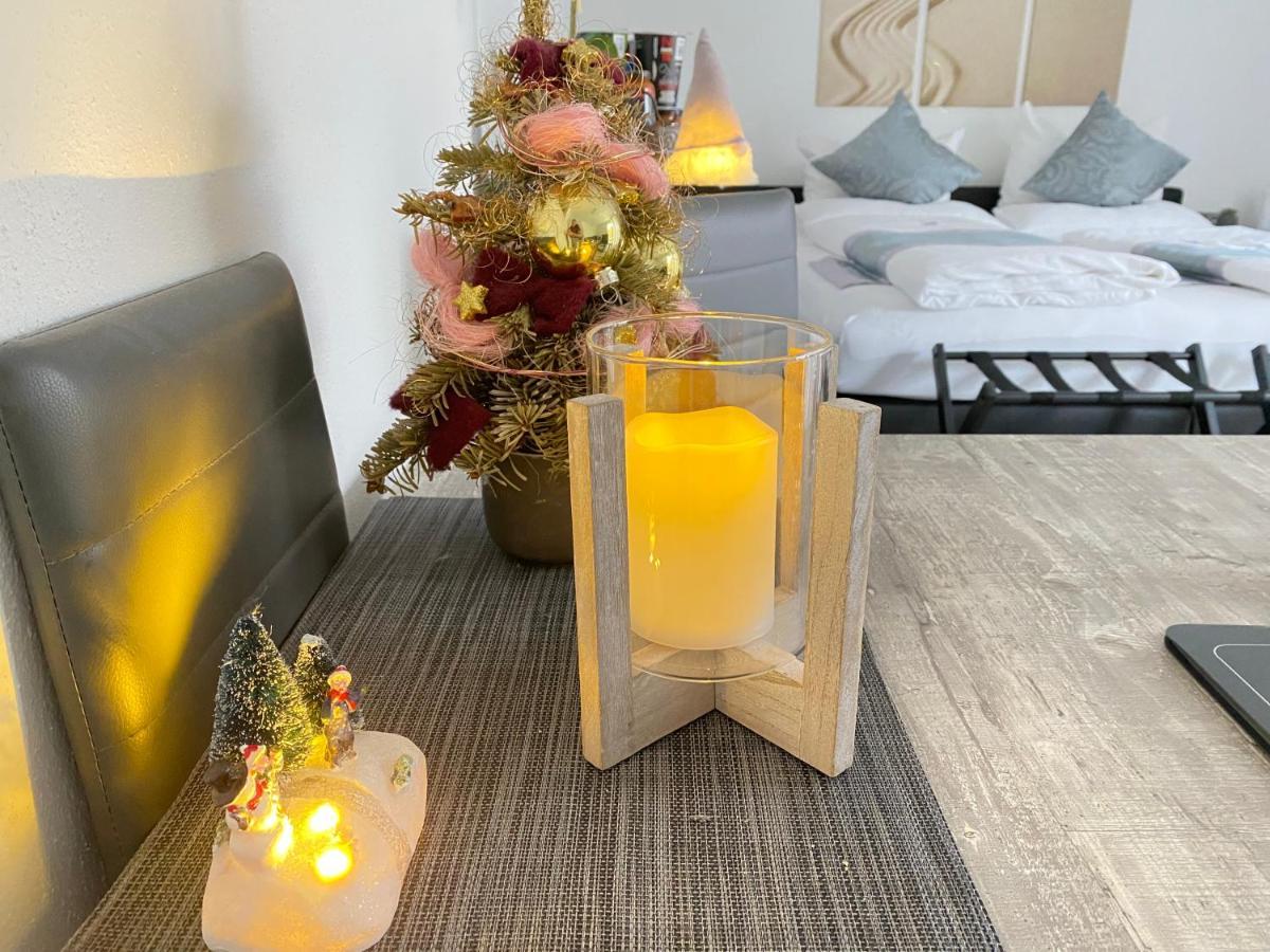 1,5 Zimmer Apartment In S-Bahn Naehe, 35 Qm, Max 4 Pers, Zentral, Private Terasse, Internet 250 Mbit Gaertringen Ngoại thất bức ảnh